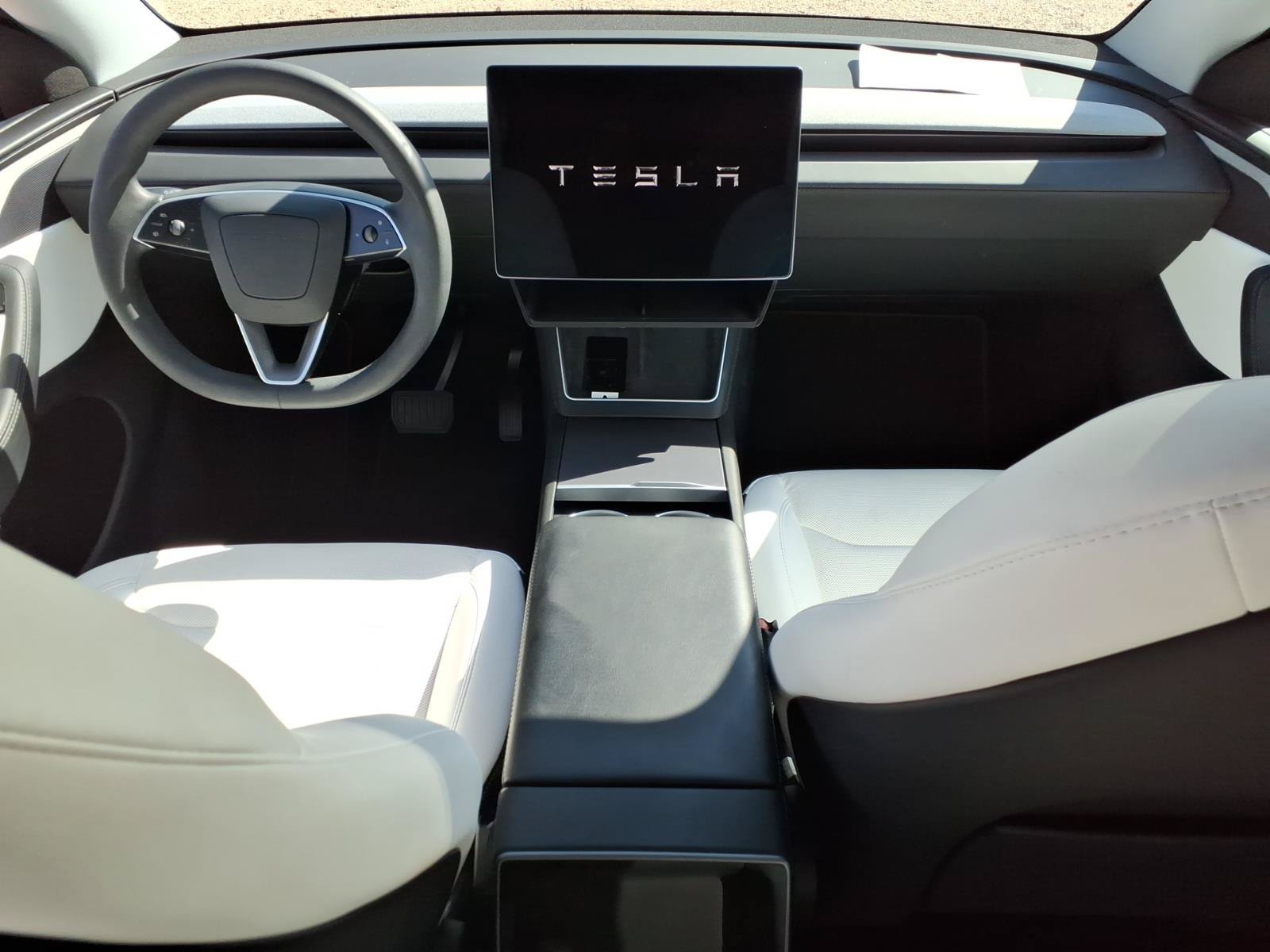 Used 2026 Tesla Model Y 2WD image 11