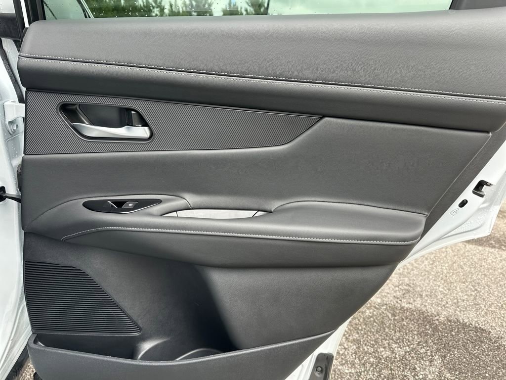 Used 2025 Nissan Murano SL w/ Cargo Package image 34