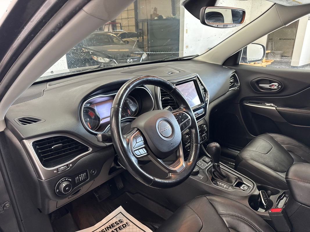 Used 2020 Jeep Cherokee Limited w/ Mopar Interior Package image 8