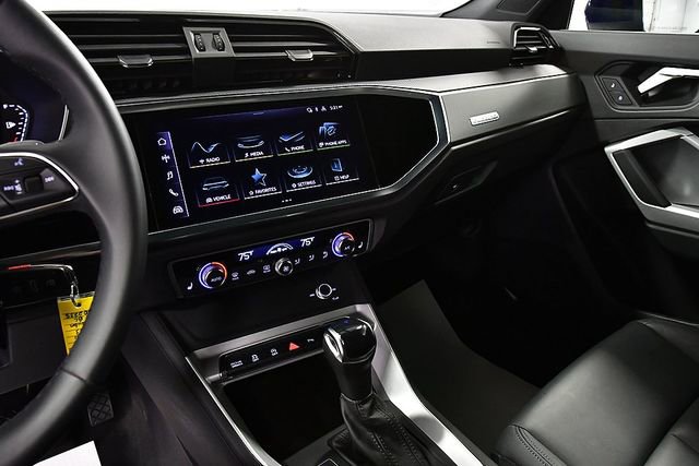 Used 2025 Audi Q3 2.0T Premium image 21