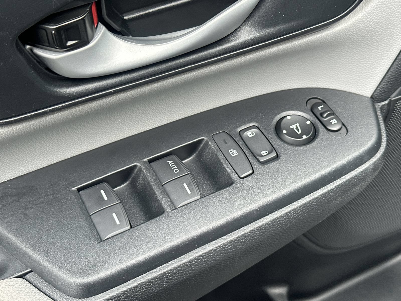 Used 2020 Honda CR-V LX image 15
