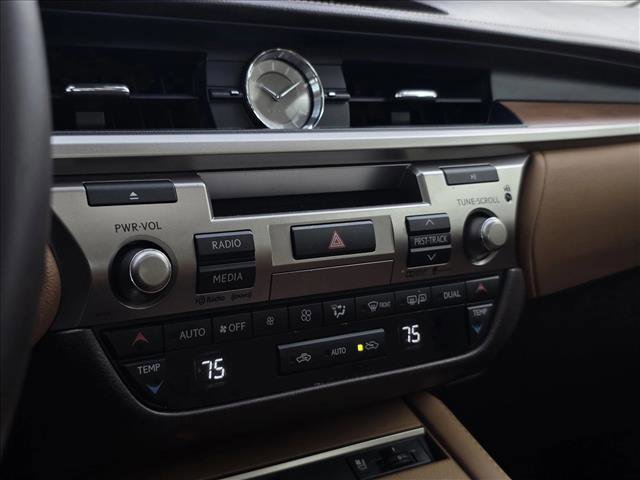 Used 2016 Lexus ES 350 w/ Navigation System Package FWD image 17