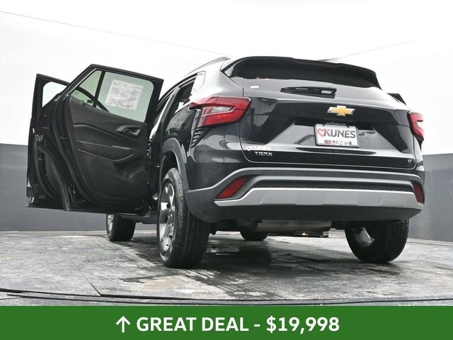 Used 2025 Chevrolet Trax LT image 72