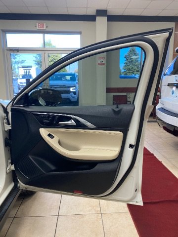 Used 2018 INFINITI QX30 Premium w/ Navigation Package AWD/4WD image 12