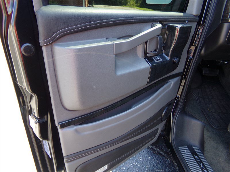 Used 2022 Chevrolet Express 2500 Extended RWD image 44