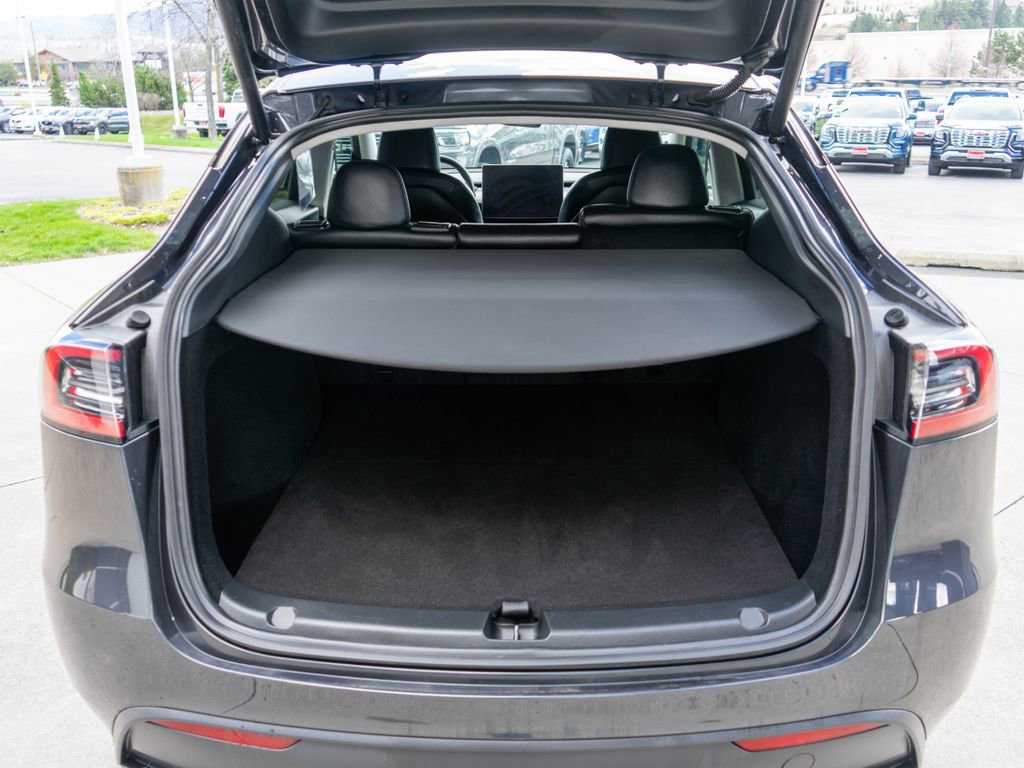 Used 2024 Tesla Model Y Long Range image 33