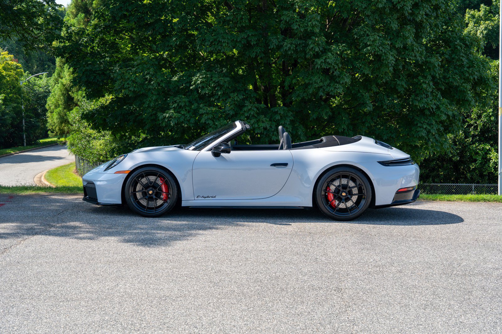 Certified 2025 Porsche 911 Carrera 4 GTS AWD/4WD image 2