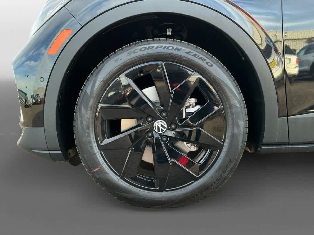 New 2026 Volkswagen ID.4 Pro S Plus AWD/4WD image 14