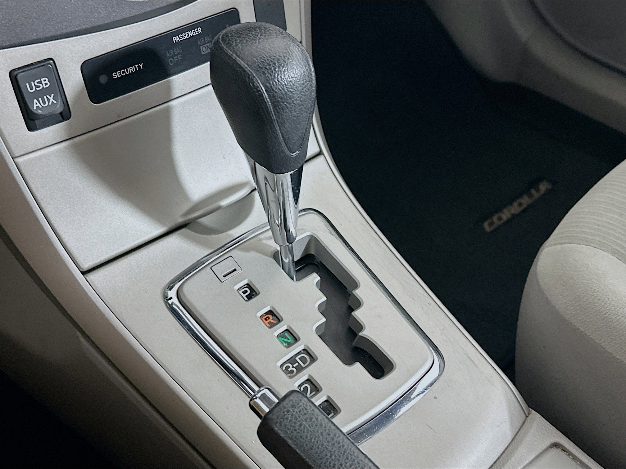 Used 2013 Toyota Corolla LE image 23