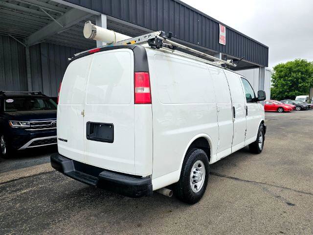 Used 2018 Chevrolet Express 2500 w/ Driver Convenience Package image 4