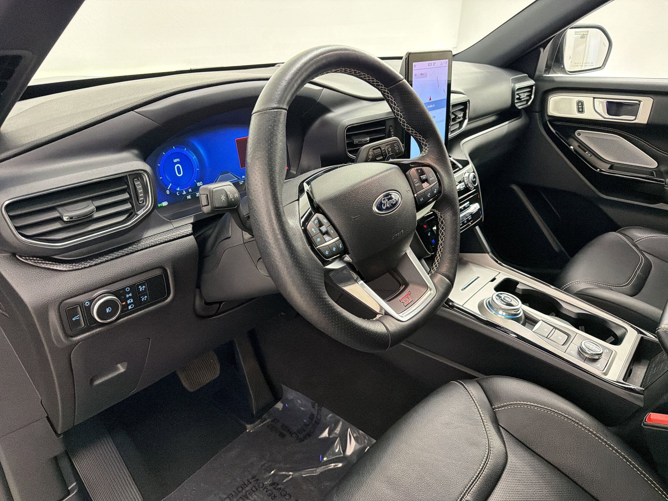 Used 2023 Ford Explorer ST w/ Equipment Group 401A image 4