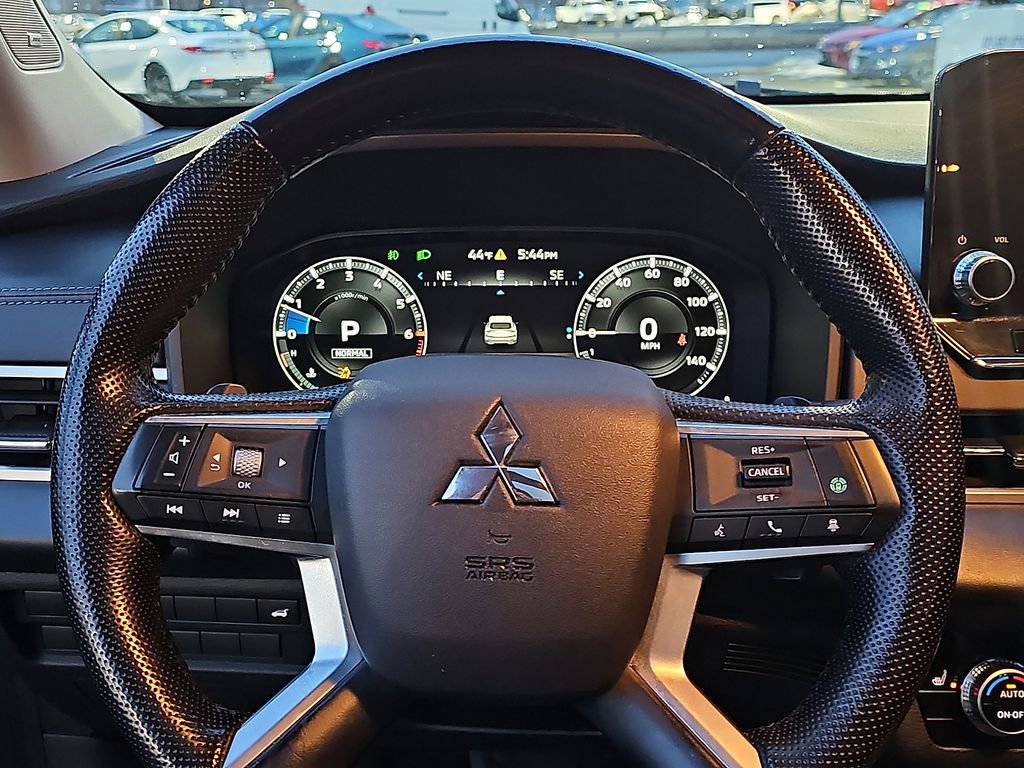 Used 2022 Mitsubishi Outlander SE image 22