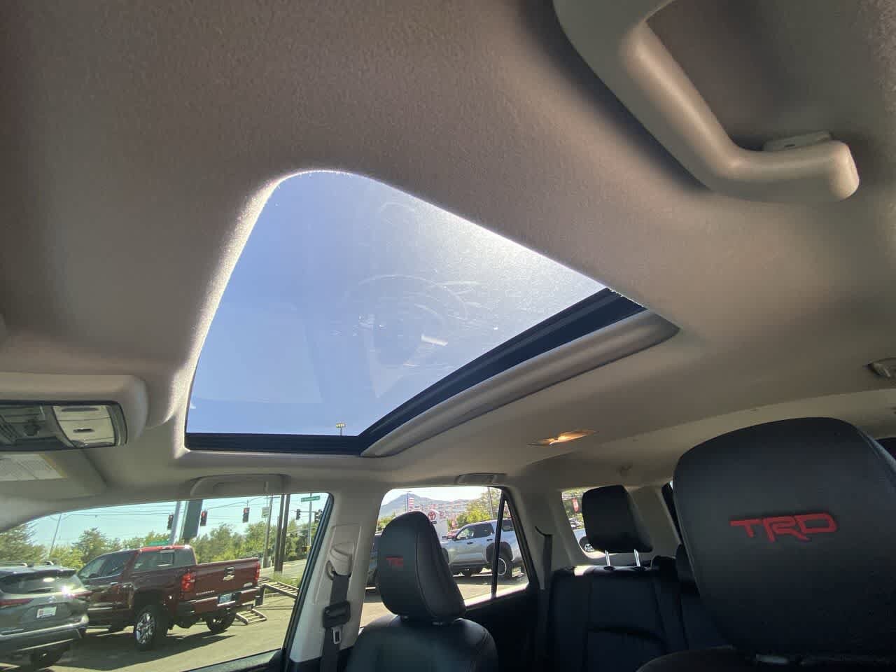 Used 2019 Toyota 4Runner TRD Off-Road Premium AWD/4WD image 22