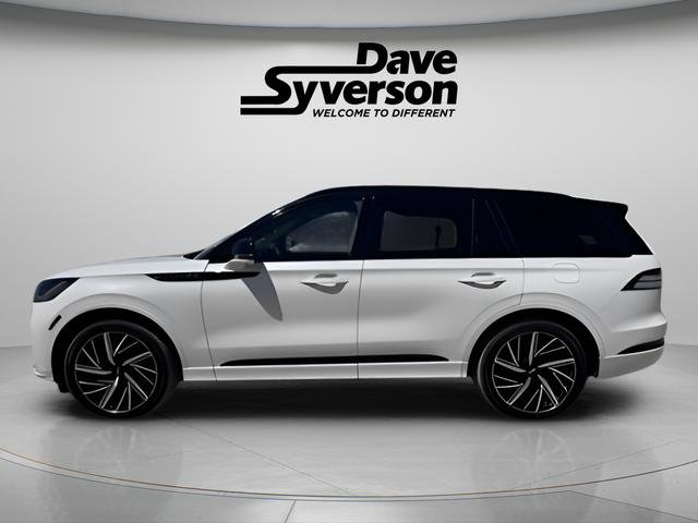 Used 2025 Lincoln Aviator Black Label w/ Black Label Special Edition image 2