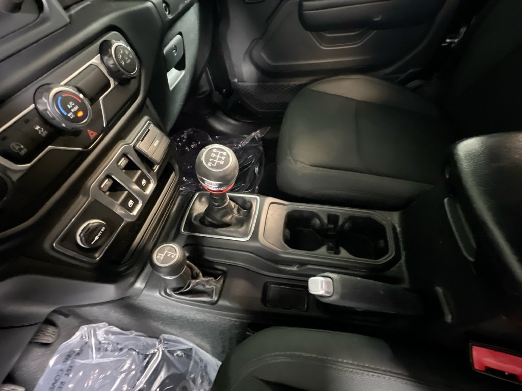 Used 2018 Jeep Wrangler Sport AWD/4WD image 21