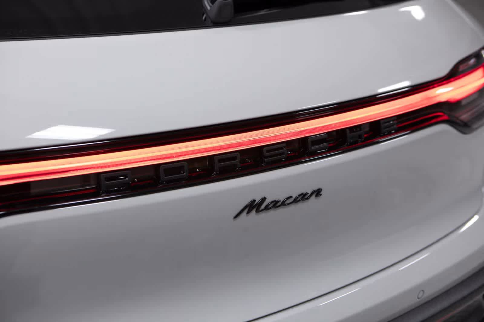 Certified 2026 Porsche Macan image 18