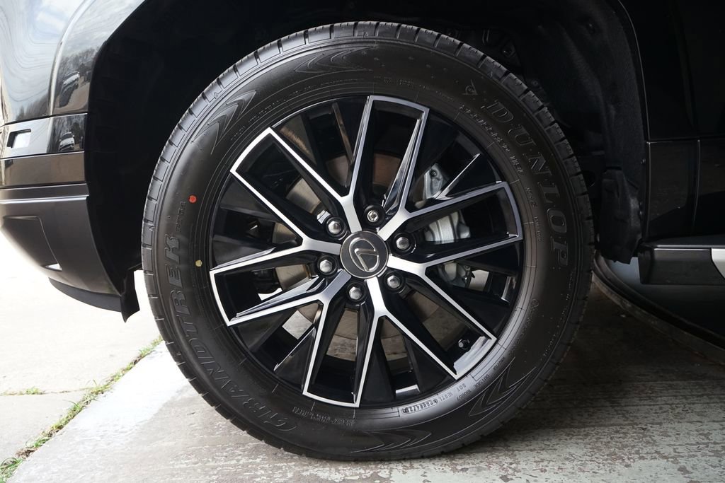 Used 2026 Lexus GX 550 image 32