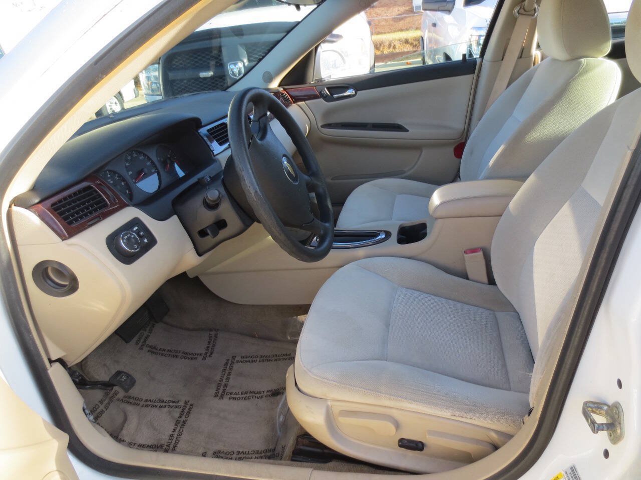 Used 2011 Chevrolet Impala LS FWD image 6