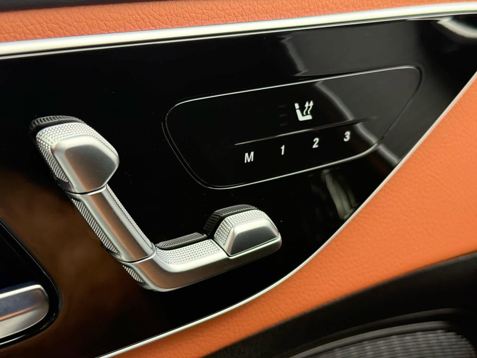 Used 2025 Mercedes-Benz C 300 4MATIC Sedan image 23