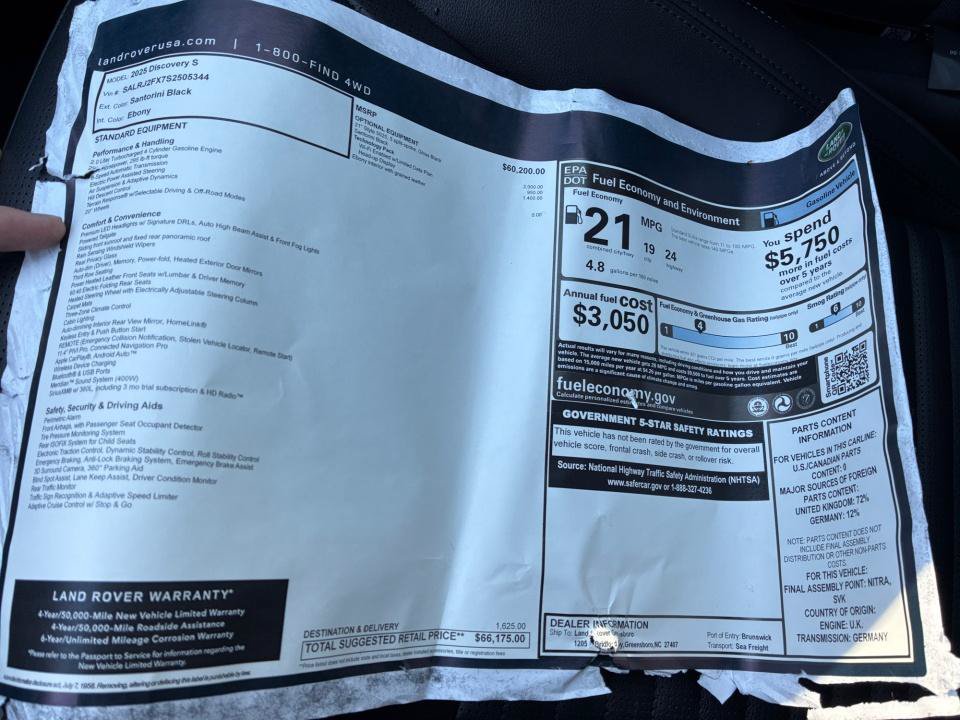 Certified 2025 Land Rover Discovery S AWD/4WD image 34