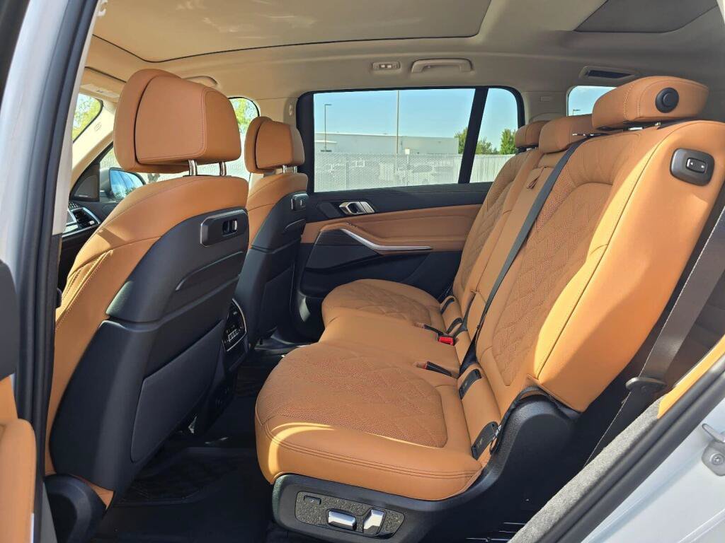 New 2027 BMW X7 xDrive40i AWD/4WD image 17