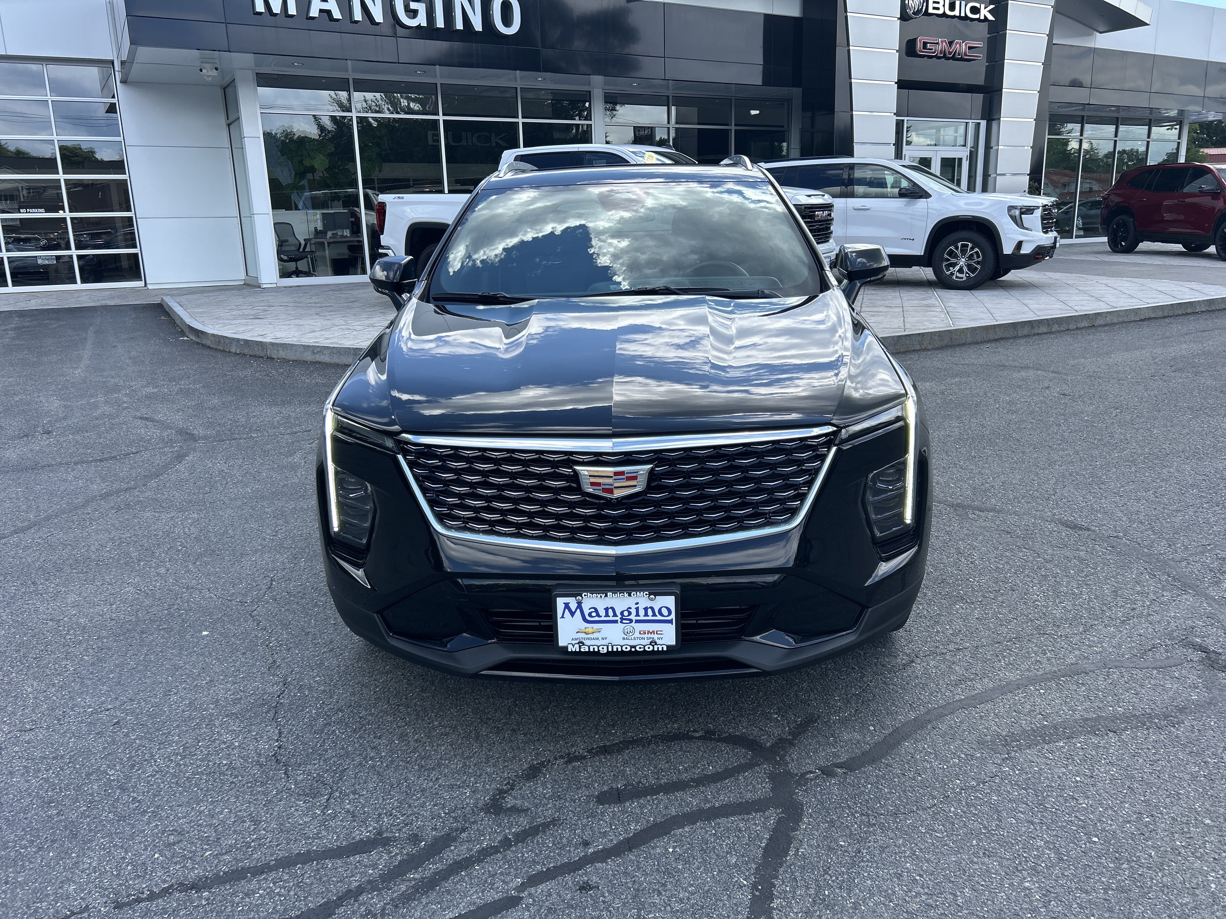 Certified 2025 Cadillac XT4 Premium Luxury w/ Cold Weather Package AWD/4WD image 19