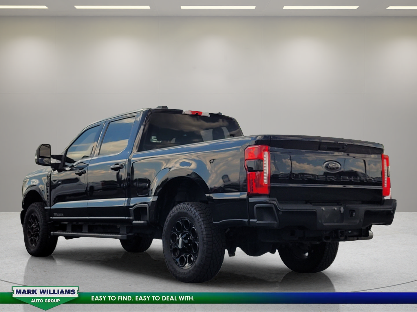 Used 2023 Ford F250 XLT w/ Black Appearance Package AWD/4WD image 6
