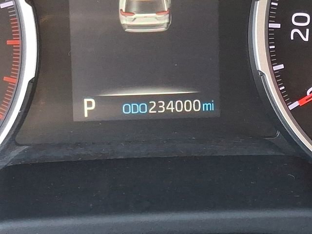 Used 2022 Toyota RAV4 LE image 19