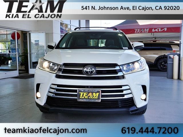 Used 2017 Toyota Highlander Limited Platinum image 4