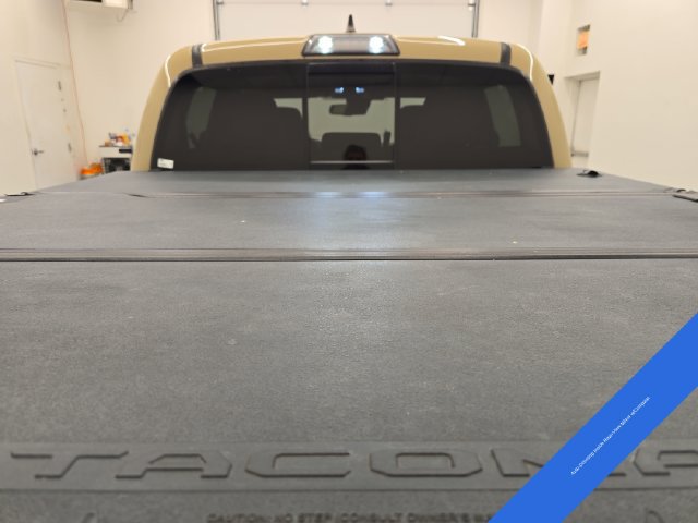 Used 2018 Toyota Tacoma SR5 AWD/4WD image 15