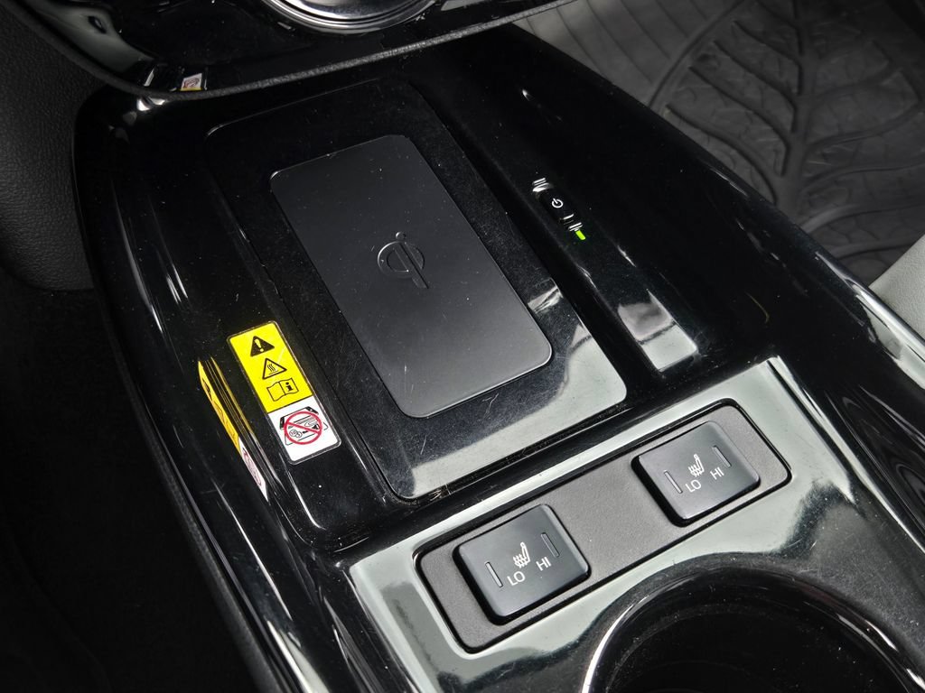 Used 2021 Toyota Prius Limited w/ Premium Convenience Package FWD image 21