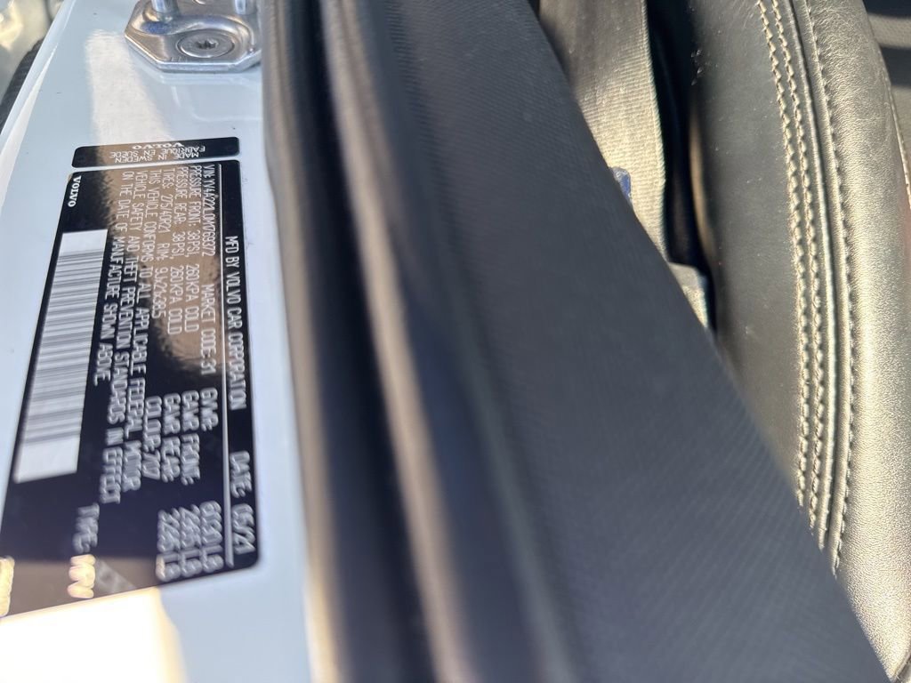 Used 2021 Volvo XC90 T6 Inscription w/ Climate Package image 17