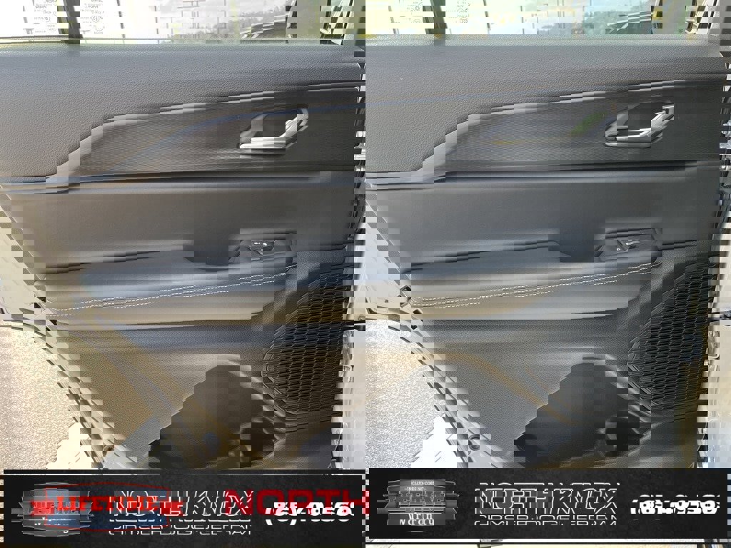 New 2025 Jeep Grand Cherokee L Altitude image 18