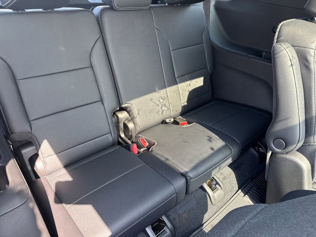 New 2026 Chevrolet Traverse LT w/ Sun and Wheel Package image 11