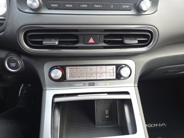 Certified 2023 Hyundai Kona SE w/ Cargo Package image 17