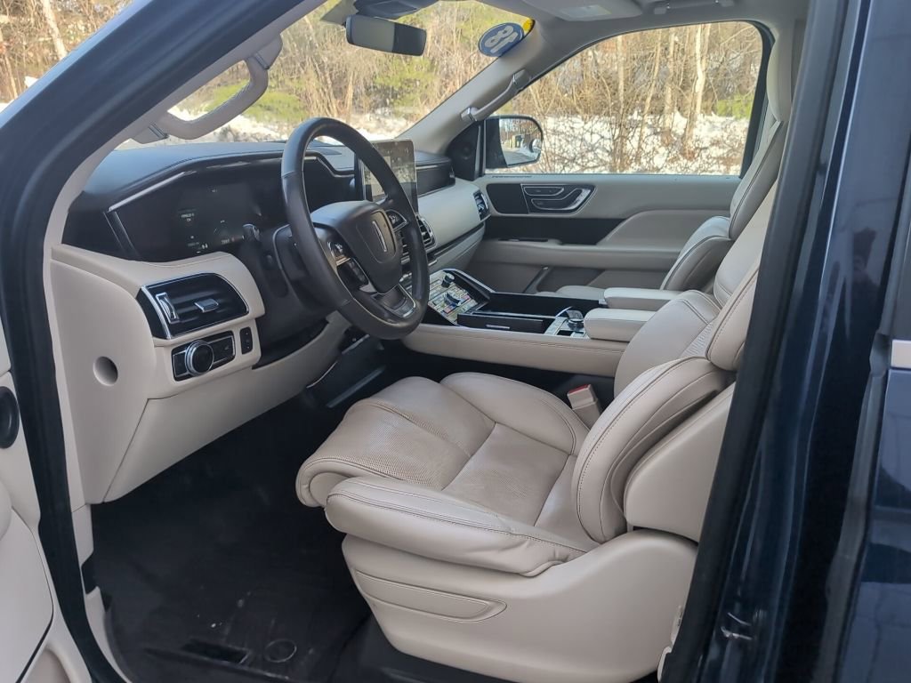 Used 2018 Lincoln Navigator Reserve w/ Technology Package image 17