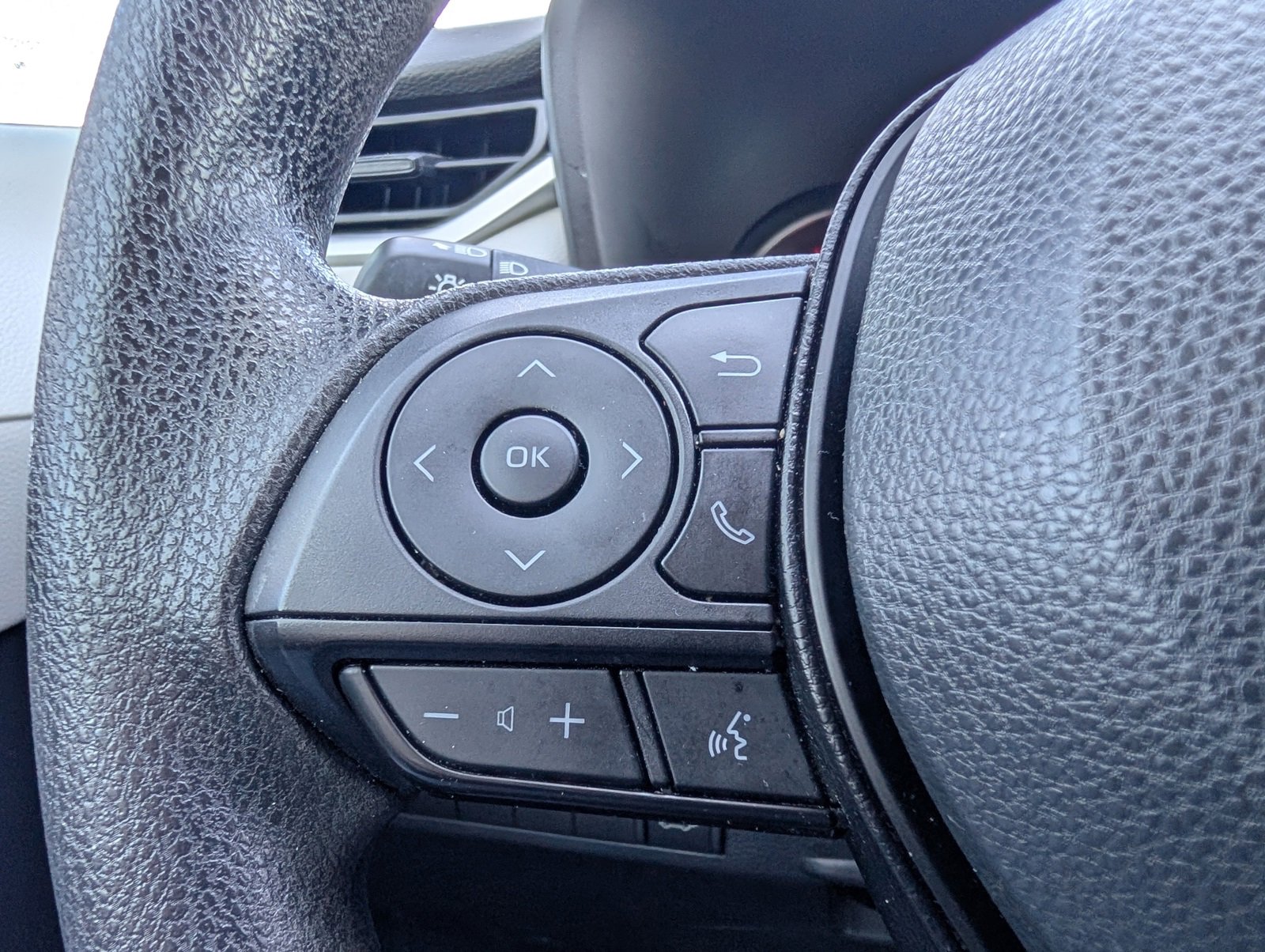 Used 2023 Toyota RAV4 XLE image 11