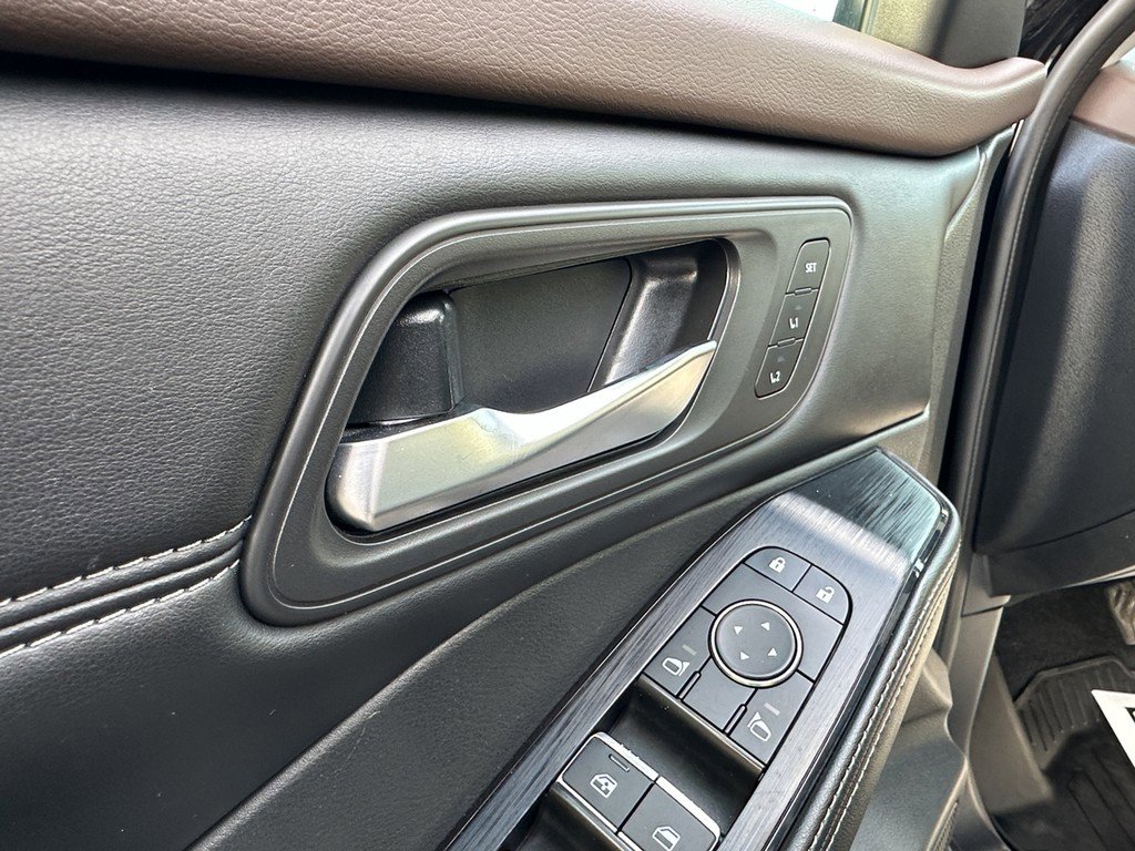 Used 2023 Nissan Rogue SL w/ SL Premium Package image 26