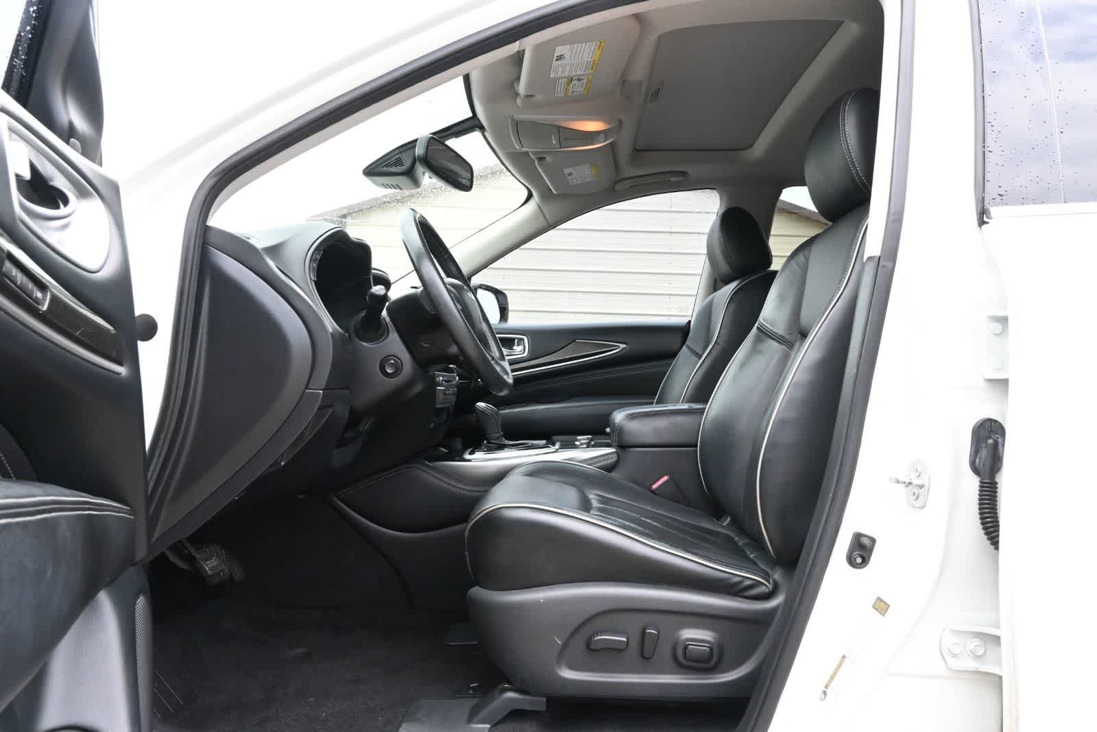 Used 2019 INFINITI QX60 Luxe w/ Essential Package FWD image 17