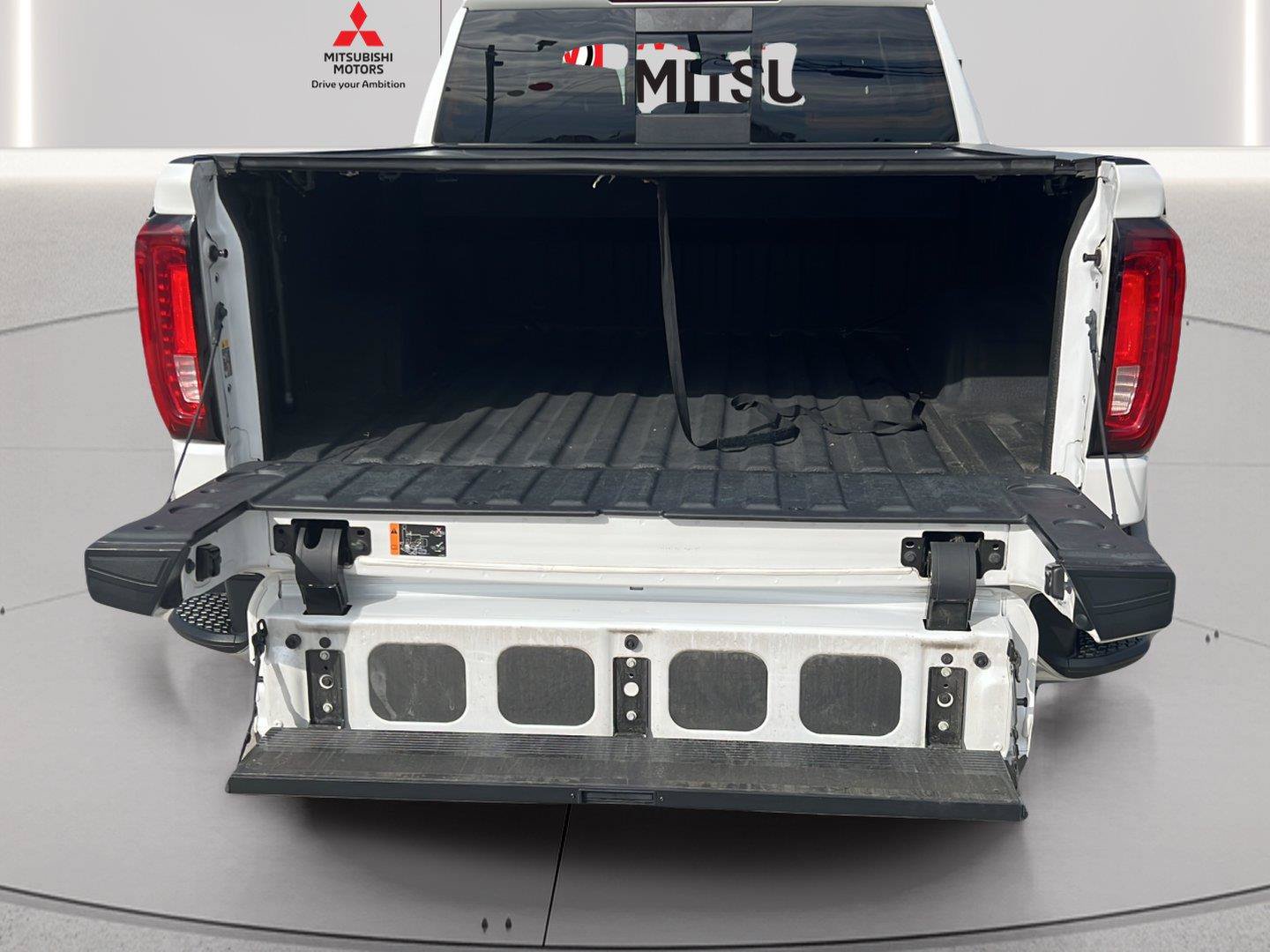 Used 2021 GMC Sierra 1500 SLT w/ SLT Convenience Package AWD/4WD image 17