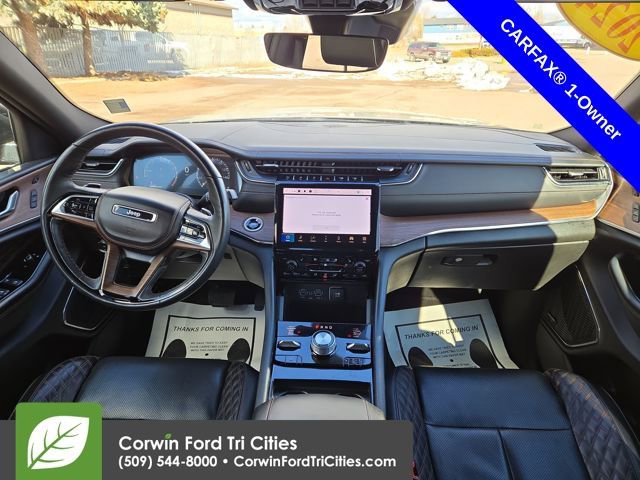 Used 2024 Jeep Grand Cherokee Summit AWD/4WD image 3