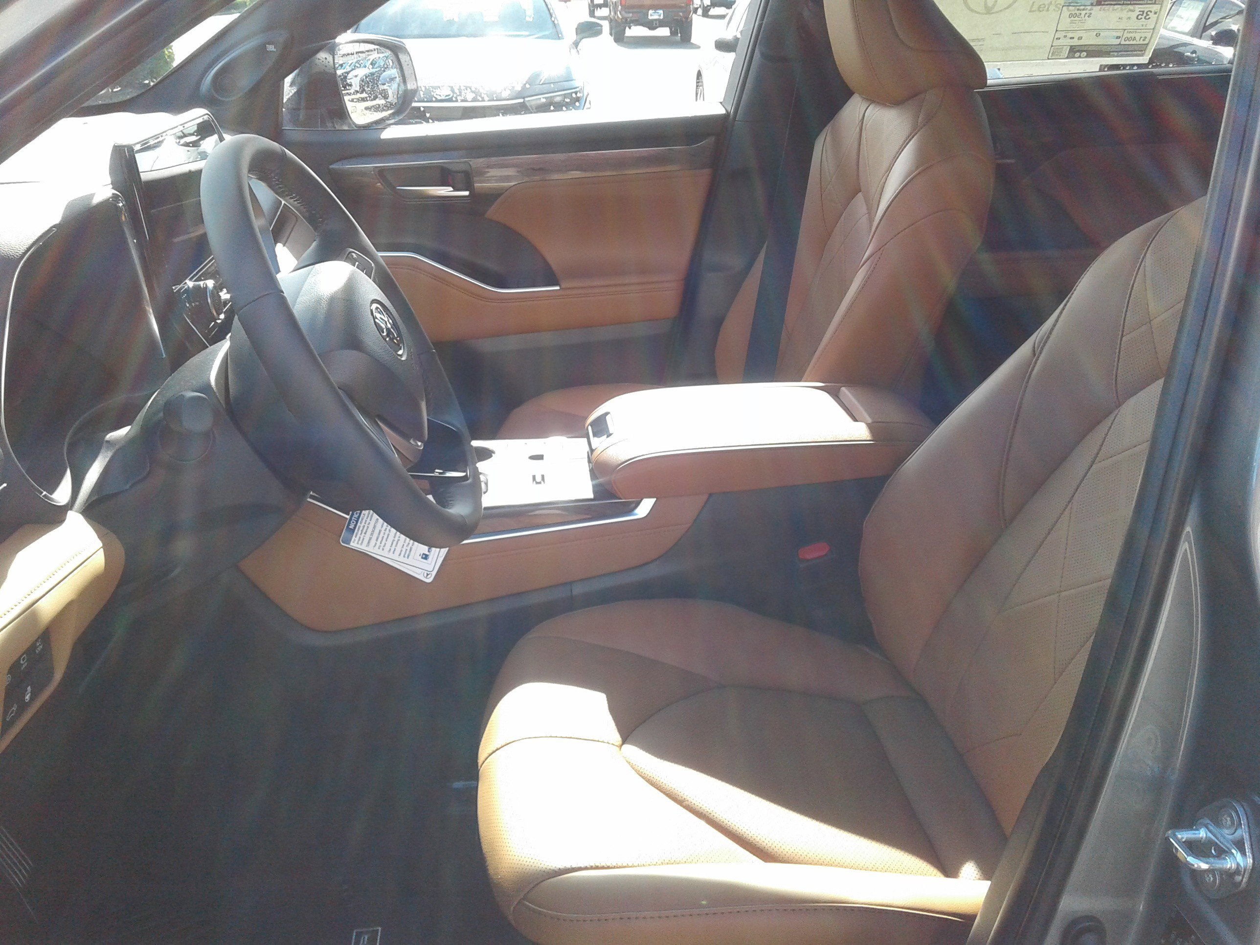 New 2026 Toyota Highlander Platinum image 7