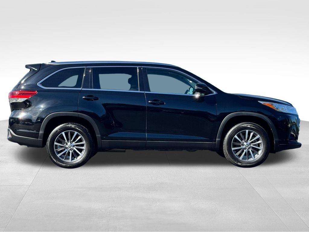 Used 2019 Toyota Highlander XLE FWD image 8