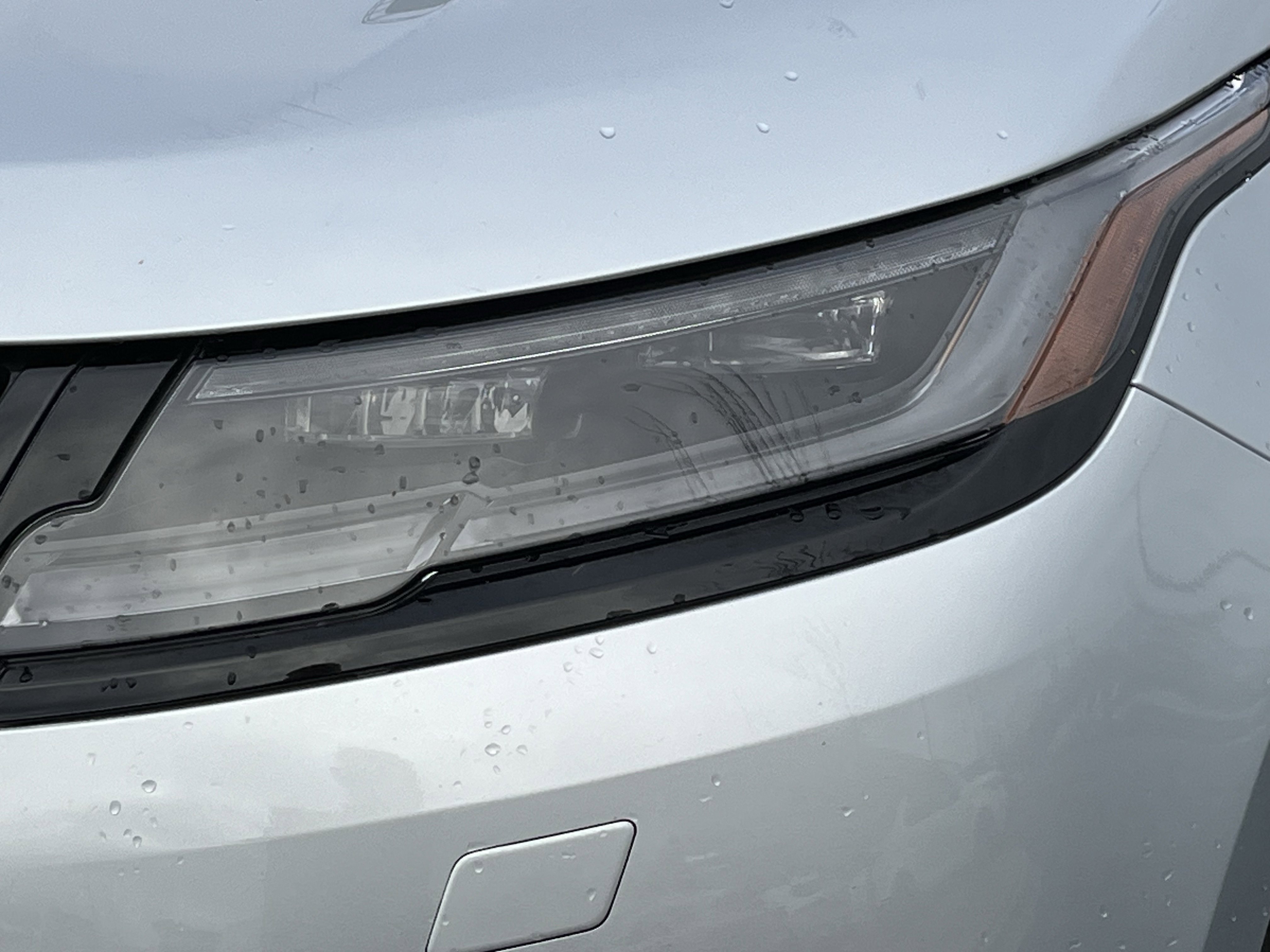 Used 2024 Land Rover Range Rover Velar Dynamic SE image 12