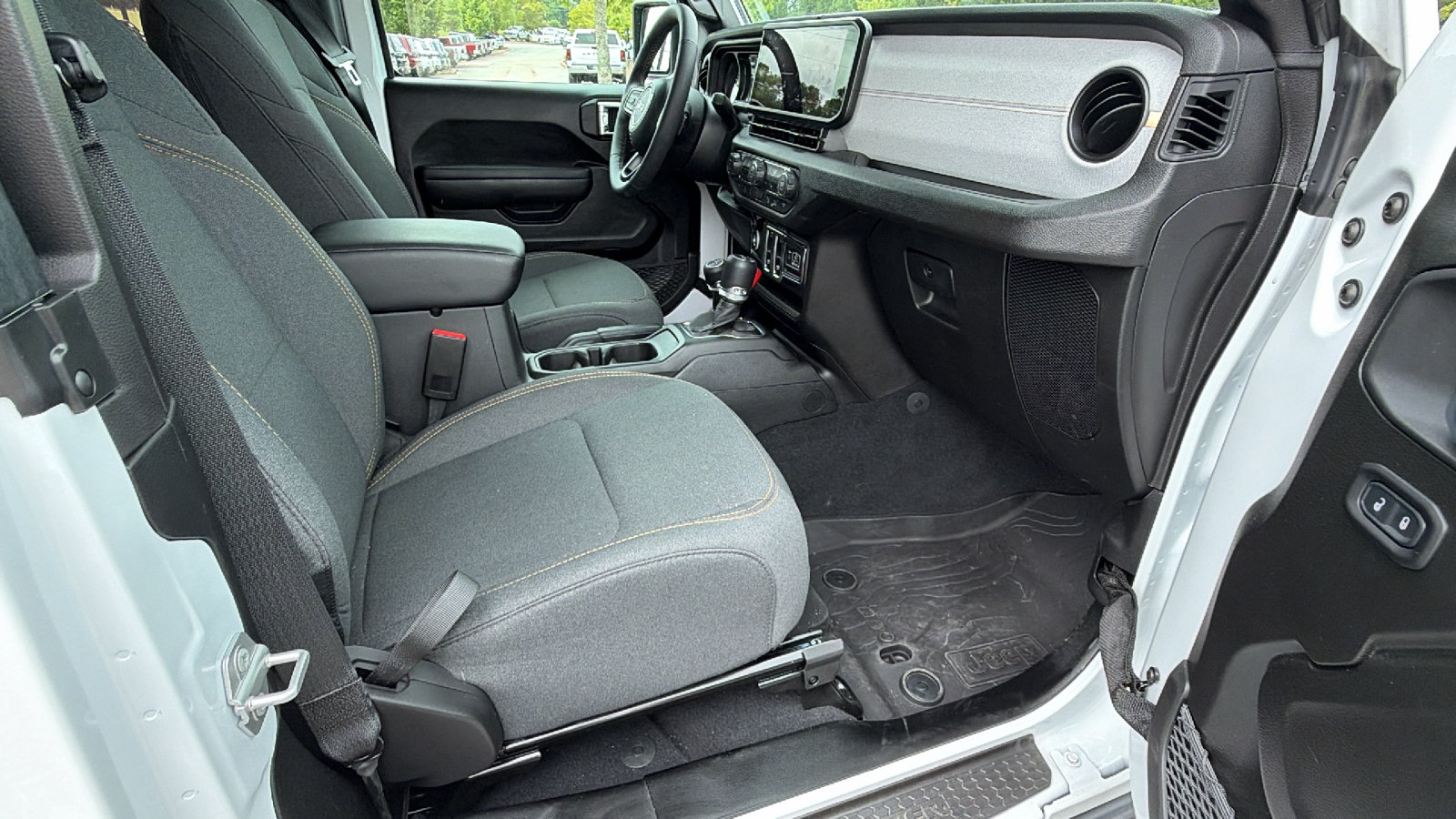 Used 2026 Jeep Wrangler Sport AWD/4WD image 19