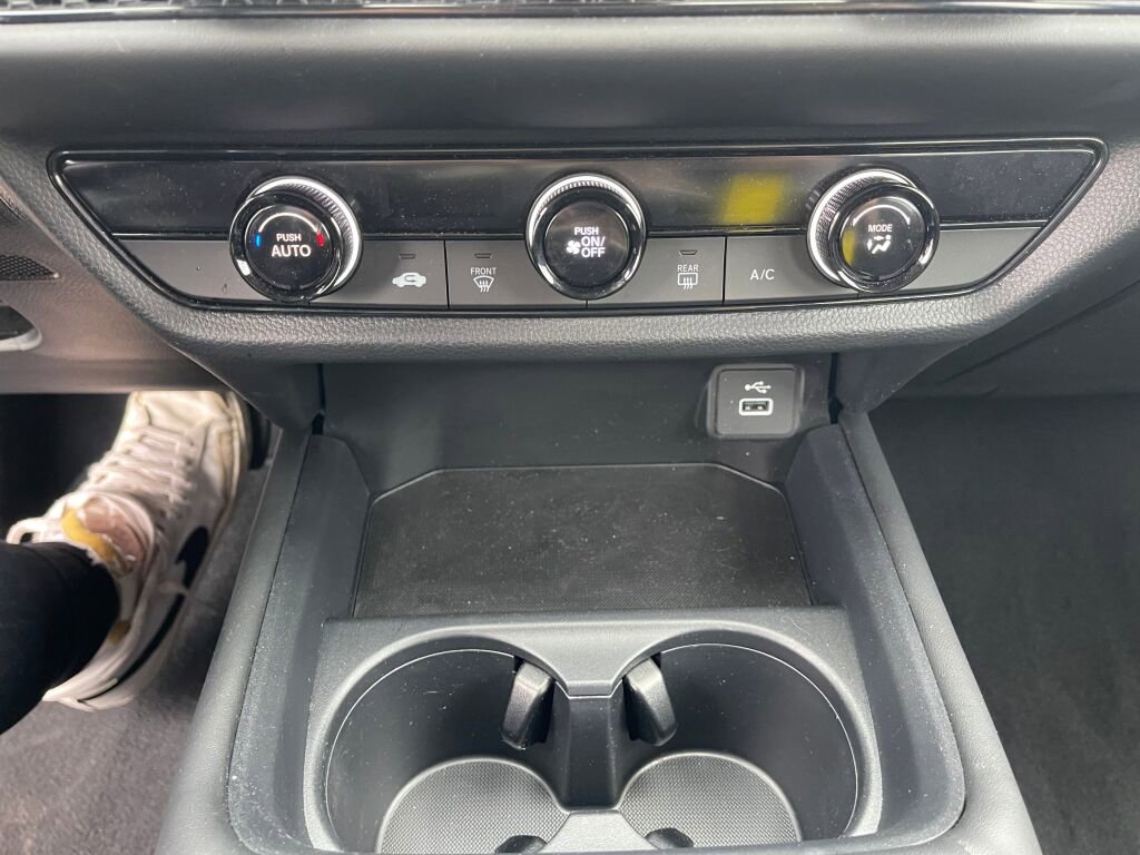 Certified 2024 Honda HR-V LX image 11