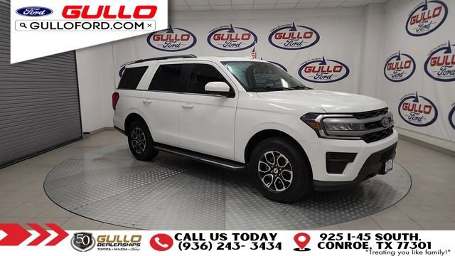 Used 2022 Ford Expedition XLT image 2