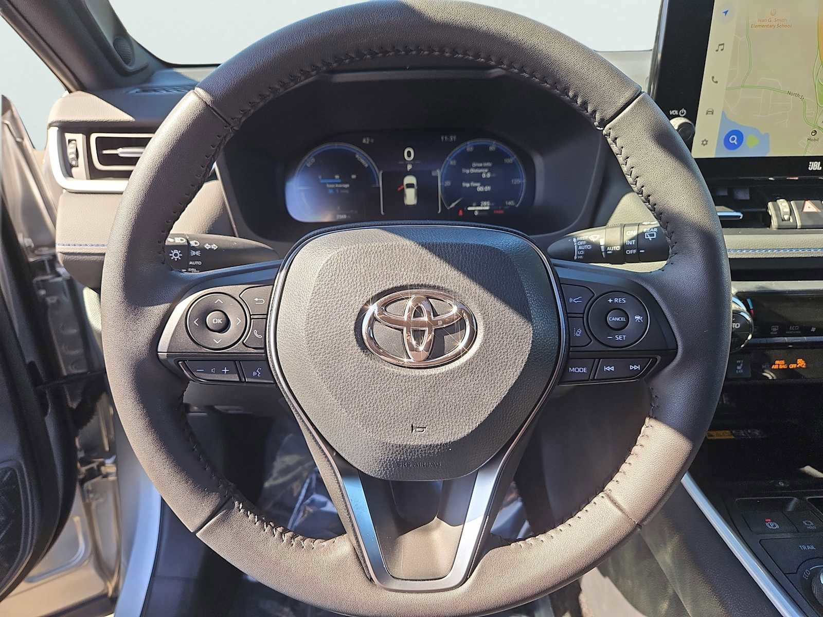 Used 2025 Toyota RAV4 XSE w/ Advanced Technology Package image 31