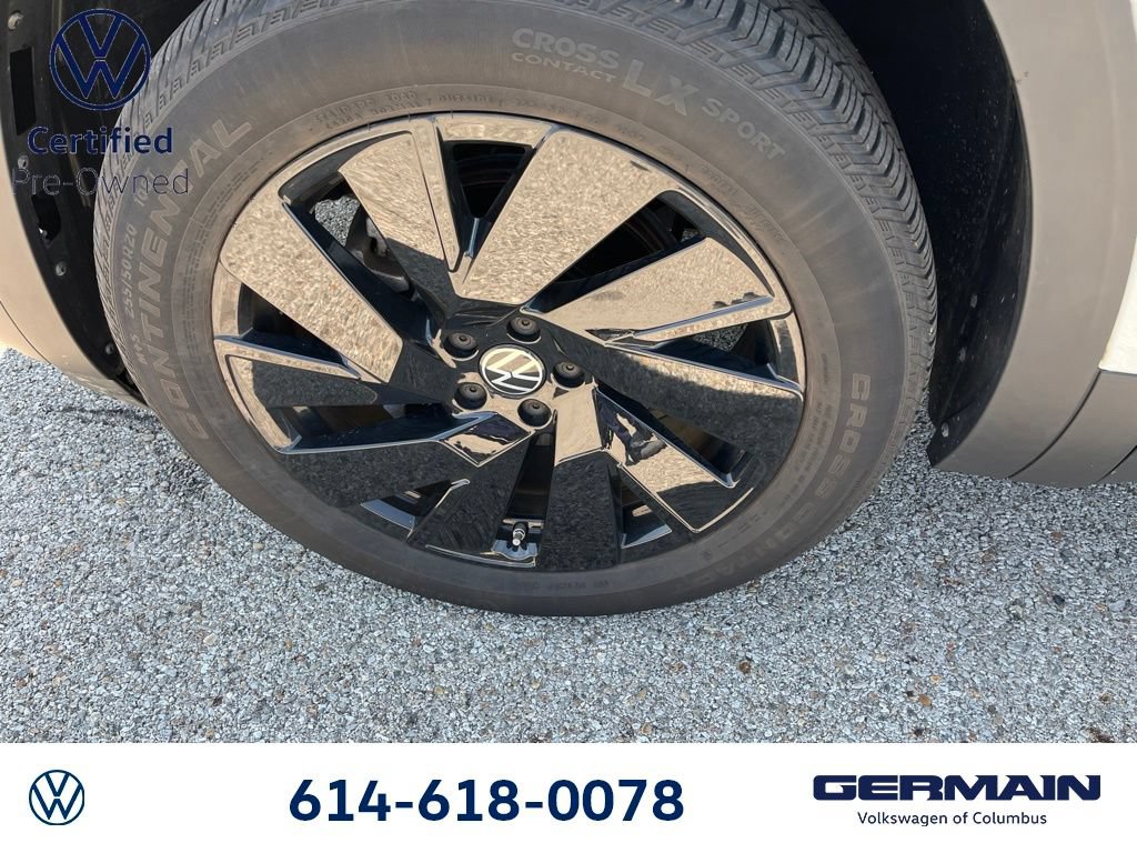 Used 2024 Volkswagen Atlas Cross Sport SE AWD/4WD image 16