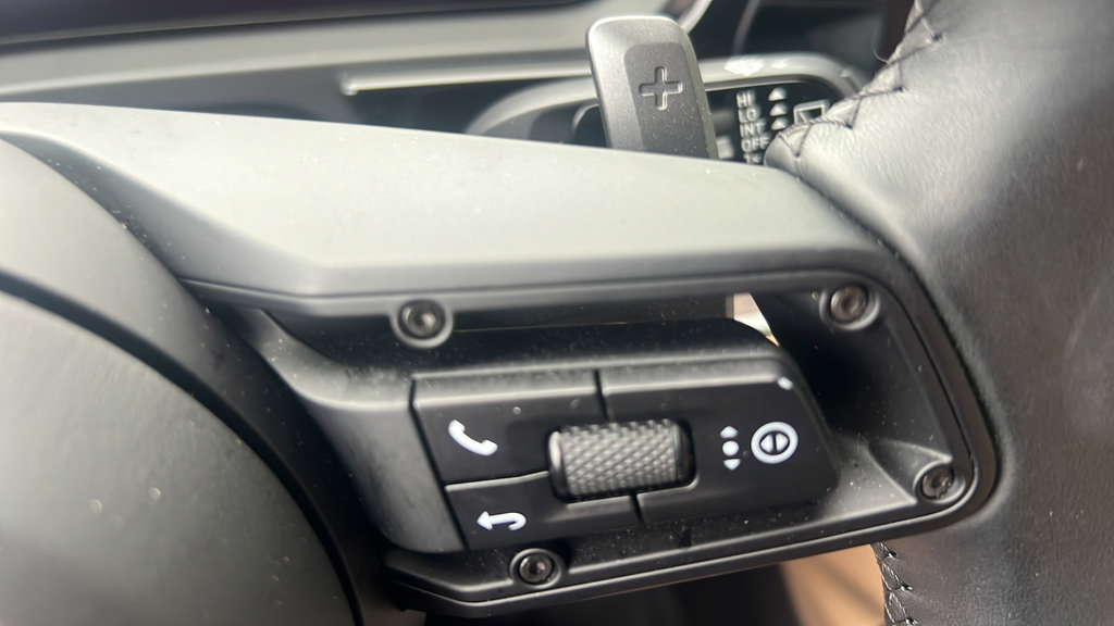 Certified 2025 Porsche Cayenne E-Hybrid AWD/4WD image 35